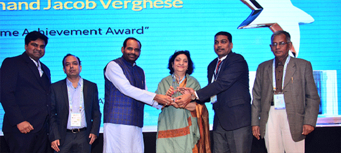 Life Time Achievement Award For Director And CEO