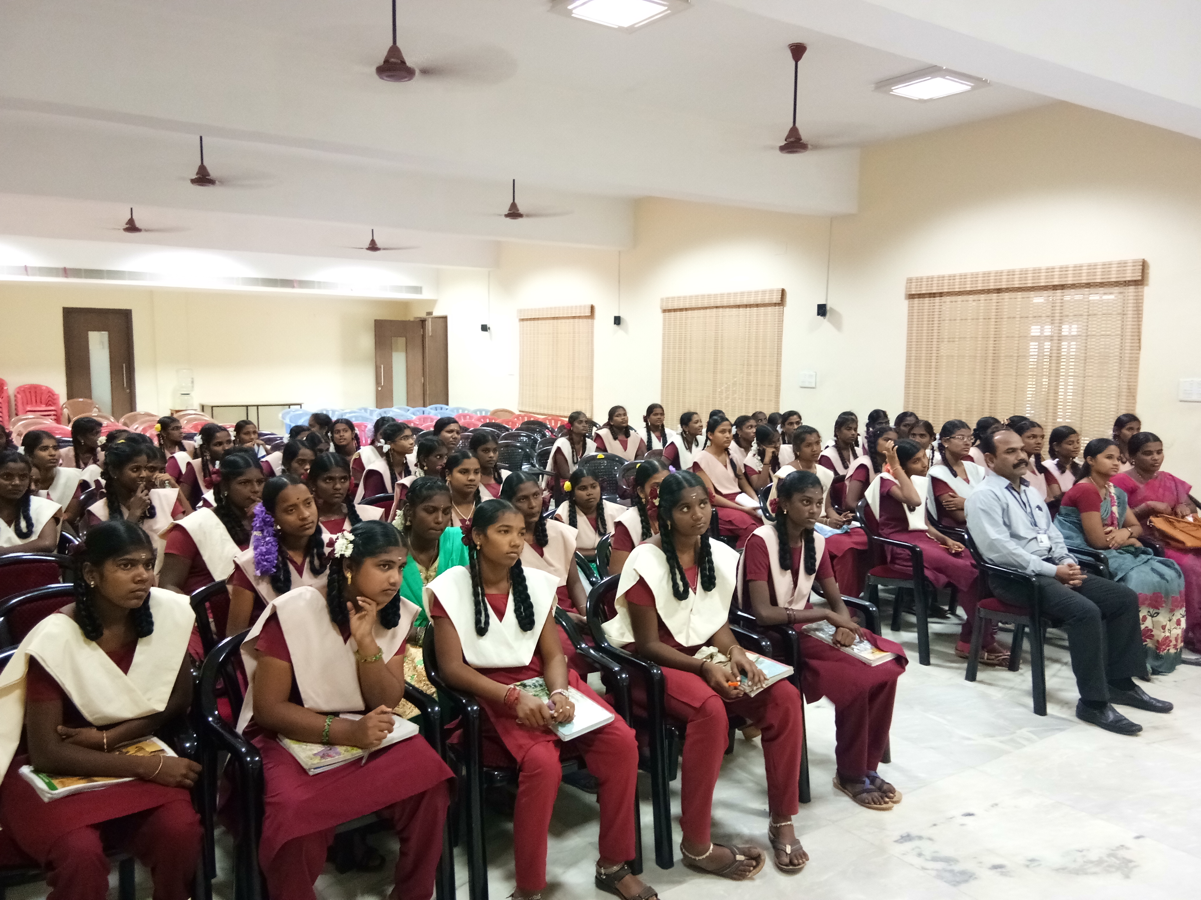 Visit of School Students to HIET campus